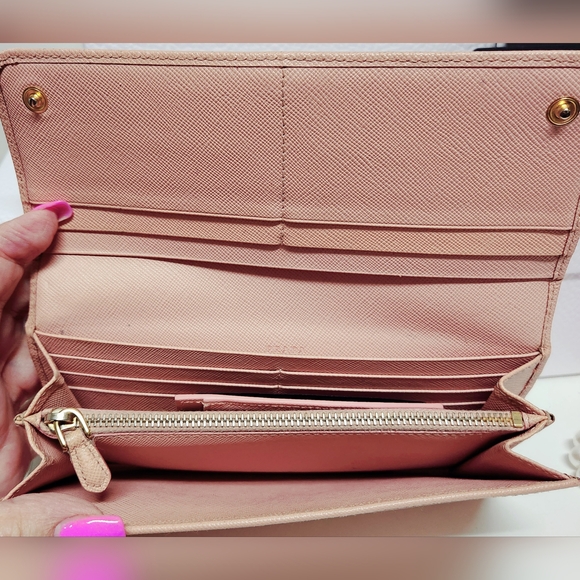 PRADA Orchidea Saffiano Metall Wallet with Detachable ID Holder with Chain & COA - Picture 12 of 16